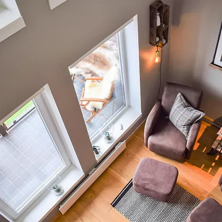Beautiful In With Kitchen Apartment *