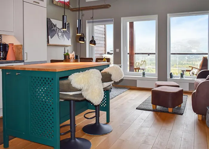 2 Bedroom Cozy In Apartment *