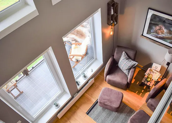 2 Bedroom Cozy In Apartment *