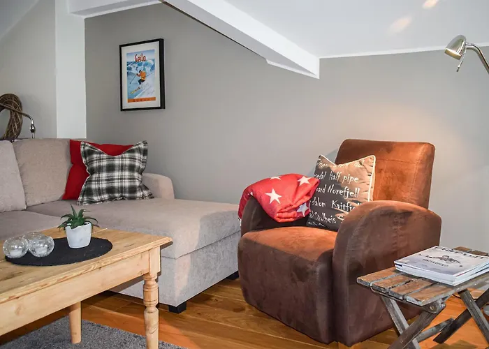 2 Bedroom Cozy In Apartment *