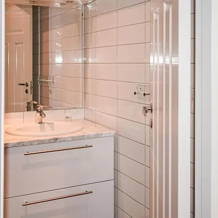 2 Bedroom Cozy In
